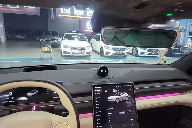 Used Nio EC6 2024 75 kWh Headliner
