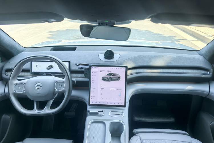 Used Nio EC6 2024 75 kWh Interior 1