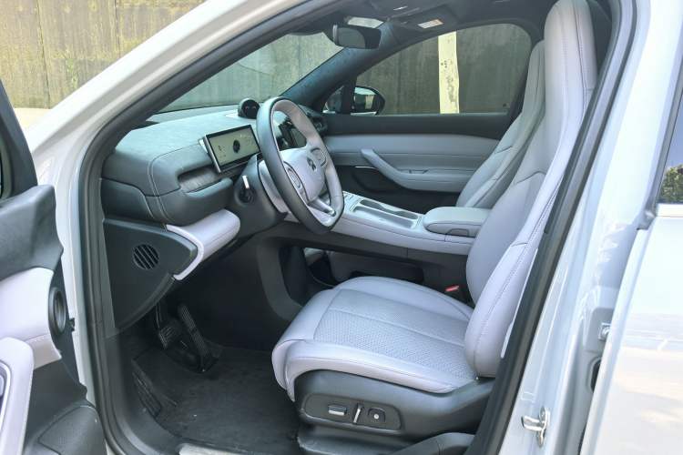 Used Nio EC6 2024 75 kWh Interior 2