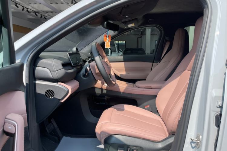 Used Nio EC6 2024 75 kWh Interior 2