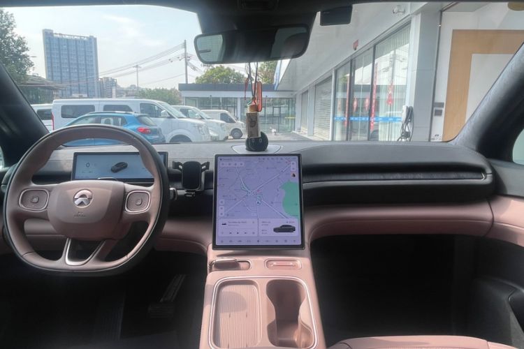Used Nio EC6 2024 75 kWh Interior 3