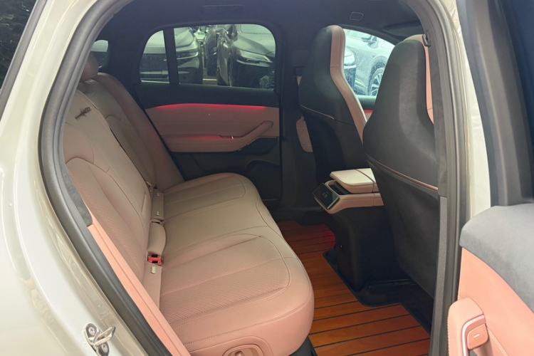 Used Nio EC6 2024 100 kWh Interior 3