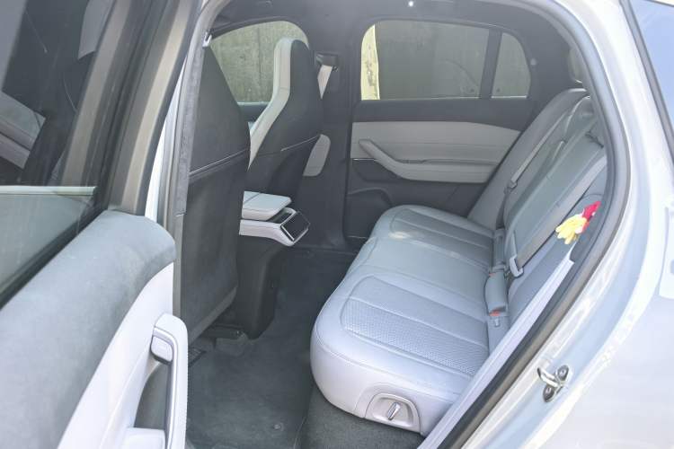 Used Nio EC6 2024 75 kWh Interior 4