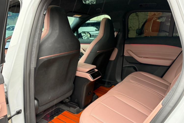 Used Nio EC6 2024 100 kWh Interior 4