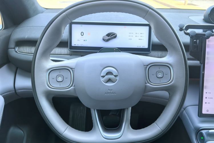 Used Nio EC6 2024 75 kWh Interior 5