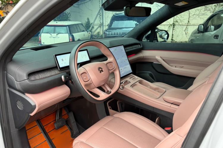 Used Nio EC6 2024 100 kWh Interior 5