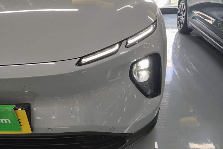Used Nio EC6 2024 75 kWh Left Front Headlight