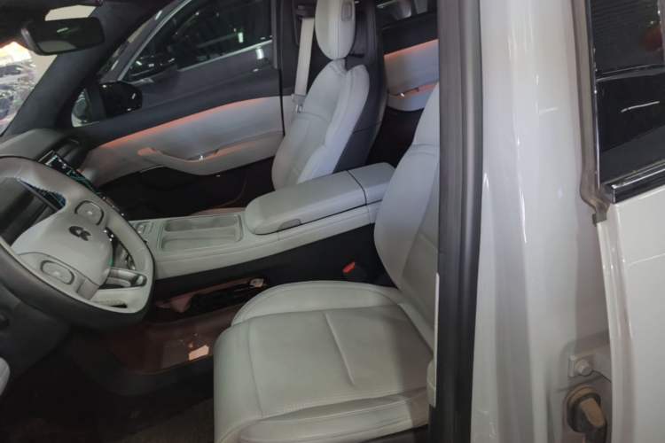 Used Nio EC6 2024 75 kWh Left Front Seat