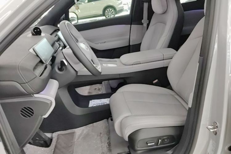 Used Nio EC6 2024 75 kWh Left Front Seat