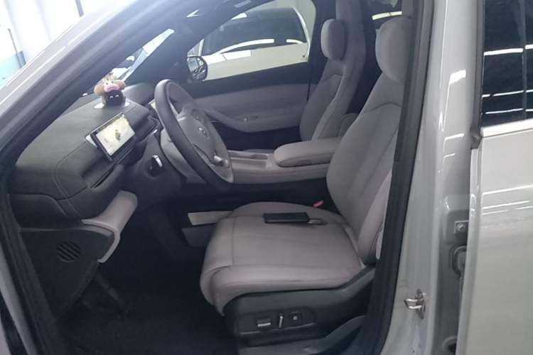 Used Nio EC6 2024 75 kWh Left Front Seat