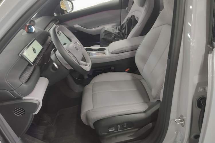 Used Nio EC6 2024 75 kWh Left Front Seat