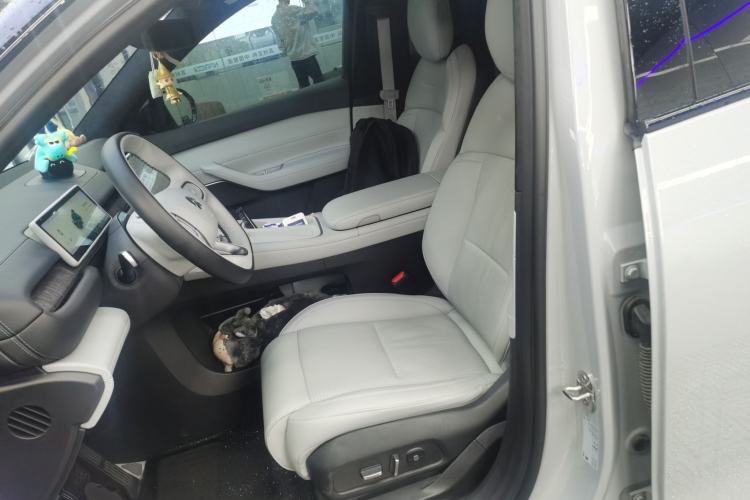 Used Nio EC6 2024 75 kWh Left Front Seat