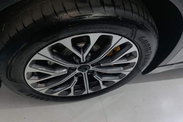 Used Nio EC6 2024 75 kWh Left Front Wheel Hub