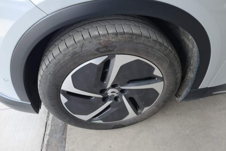 Used Nio EC6 2024 75 kWh Left Front Wheel Hub