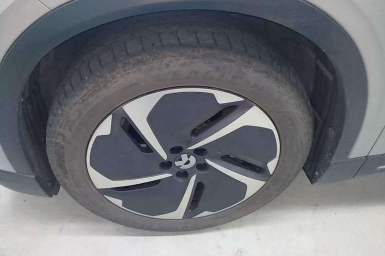 Used Nio EC6 2024 75 kWh Left Front Wheel Hub