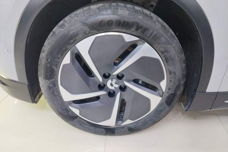 Used Nio EC6 2024 75 kWh Left Front Wheel Hub