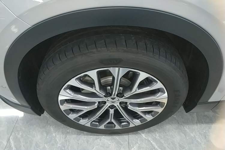 Used Nio EC6 2024 75 kWh Left Front Wheel Hub