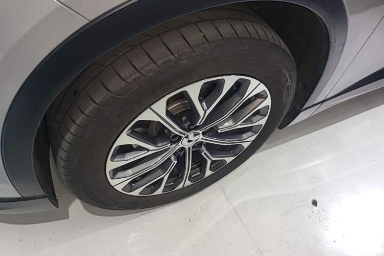 Used Nio EC6 2024 75 kWh Left Front Wheel Hub