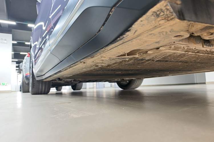 Used Nio EC6 2024 75 kWh Left Side Sill