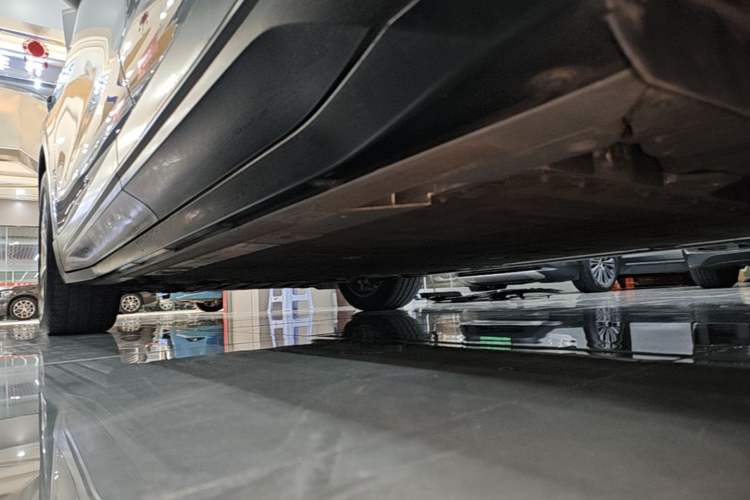 Used Nio EC6 2024 75 kWh Left Side Sill
