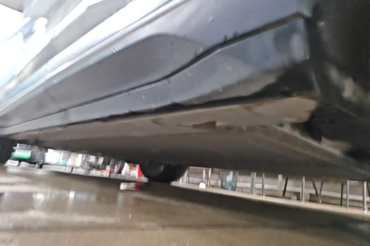 Used Nio EC6 2024 100 kWh Left Side Sill