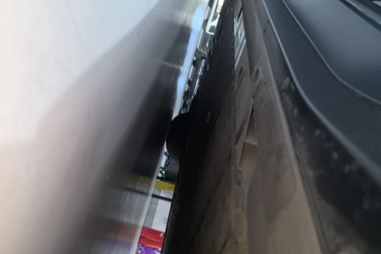 Used Nio EC6 2024 75 kWh Left Side Sill