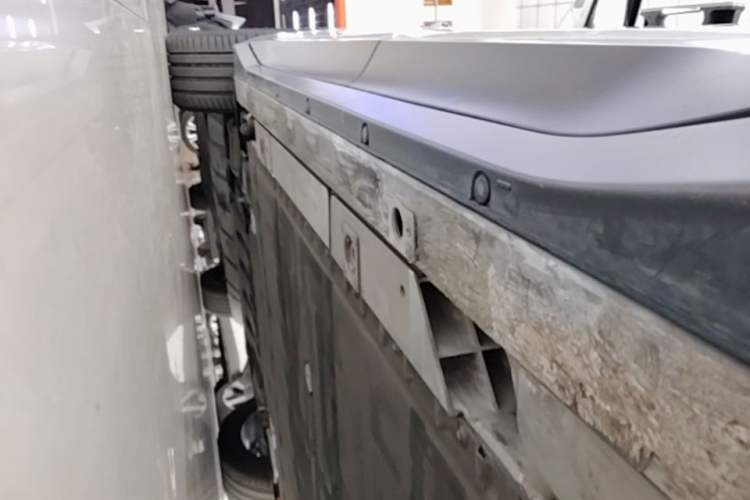 Used Nio EC6 2024 75 kWh Left Side Sill