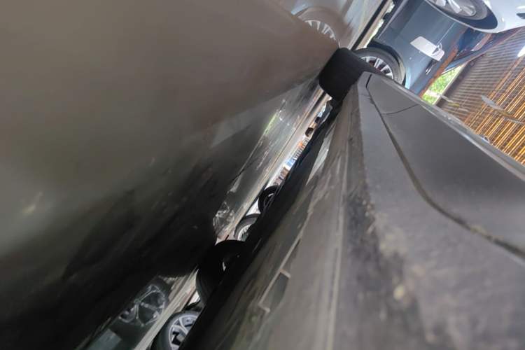 Used Nio EC6 2024 75 kWh Left Side Sill