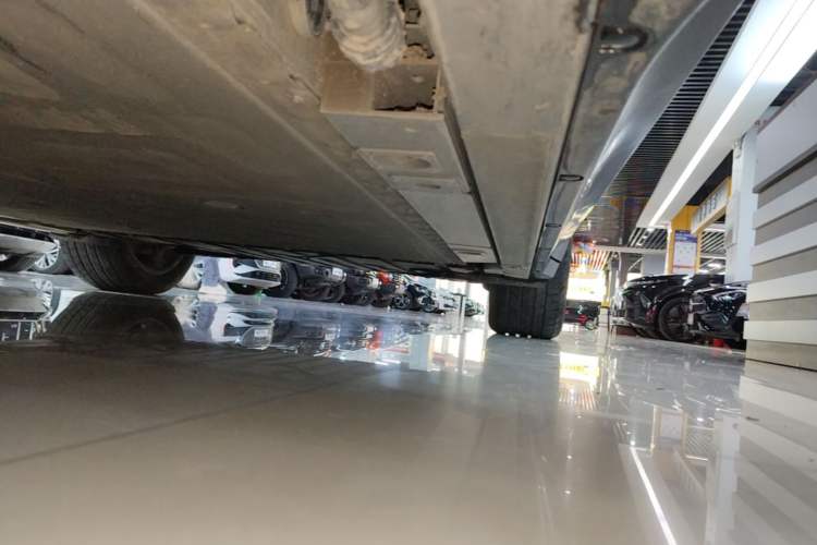 Used Nio EC6 2024 75 kWh Left Side Sill