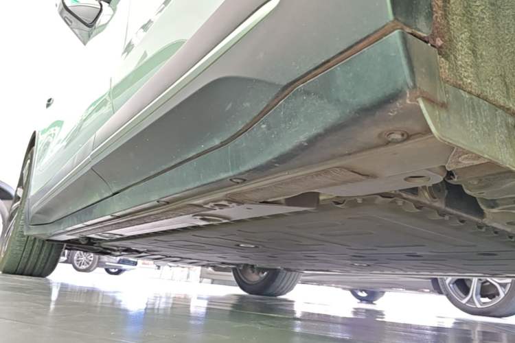 Used Nio EC6 2024 100 kWh Left Side Sill