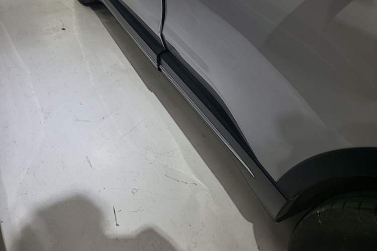 Used Nio EC6 2024 75 kWh Left Side Sill