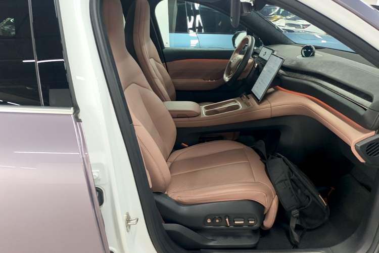 Used Nio EC6 2024 75 kWh Right Front Seat