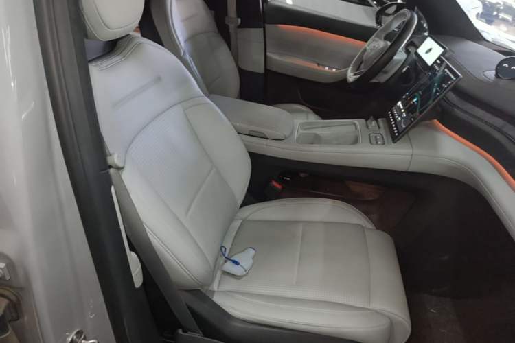 Used Nio EC6 2024 75 kWh Right Front Seat