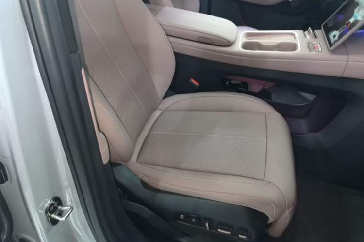 Used Nio EC6 2024 75 kWh Right Front Seat