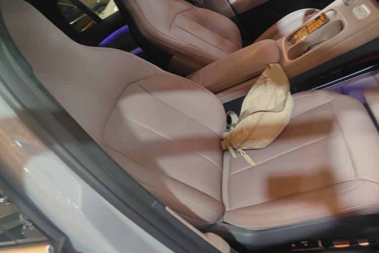 Used Nio EC6 2024 75 kWh Right Front Seat