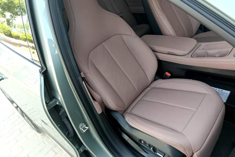 Used Nio EC6 2024 75 kWh Right Front Seat