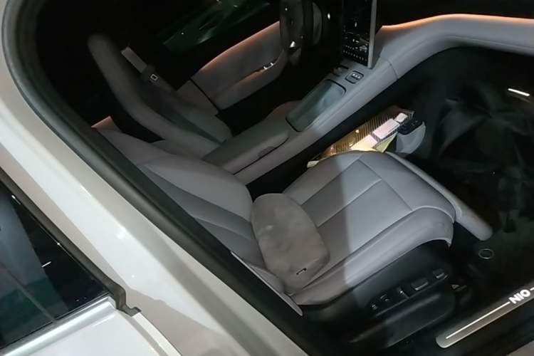 Used Nio EC6 2024 75 kWh Right Front Seat