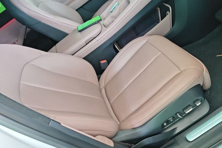 Used Nio EC6 2024 100 kWh Right Front Seat