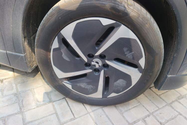 Used Nio EC6 2024 75 kWh Right Front Wheel Hub