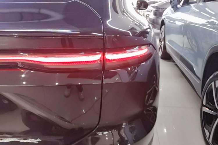Used Nio EC6 2024 75 kWh Right Rear Taillight