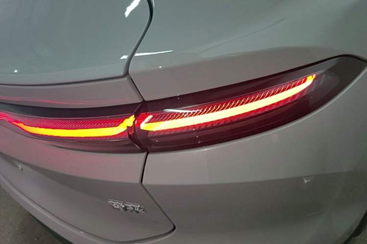 Used Nio EC6 2024 75 kWh Right Rear Taillight