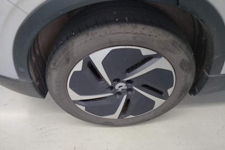 Used Nio EC6 2024 75 kWh Right Rear Wheel Hub