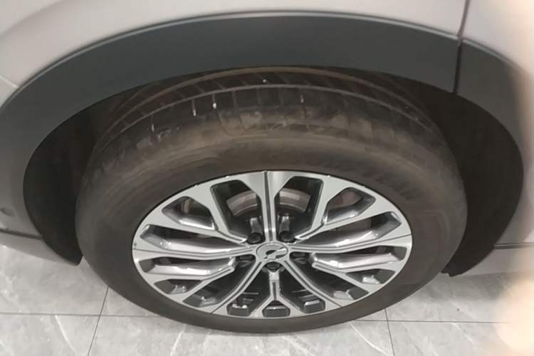 Used Nio EC6 2024 75 kWh Right Rear Wheel Hub
