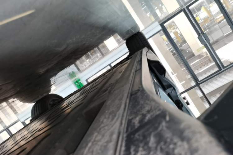 Used Nio EC6 2024 75 kWh Right Side Sill