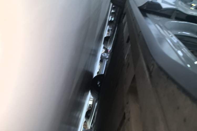 Used Nio EC6 2024 75 kWh Right Side Sill