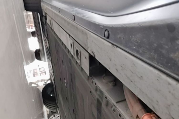 Used Nio EC6 2024 75 kWh Right Side Sill