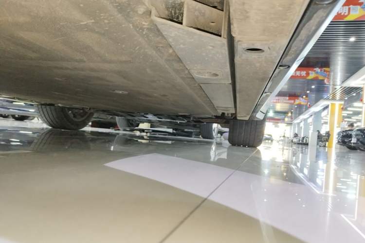 Used Nio EC6 2024 75 kWh Right Side Sill