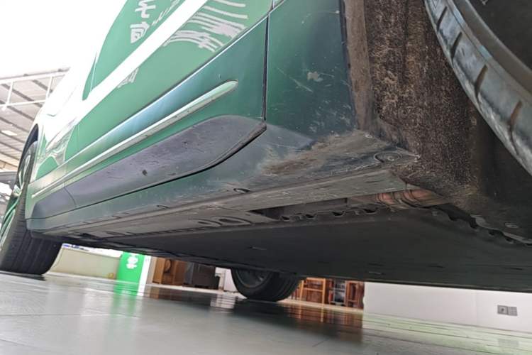 Used Nio EC6 2024 100 kWh Right Side Sill
