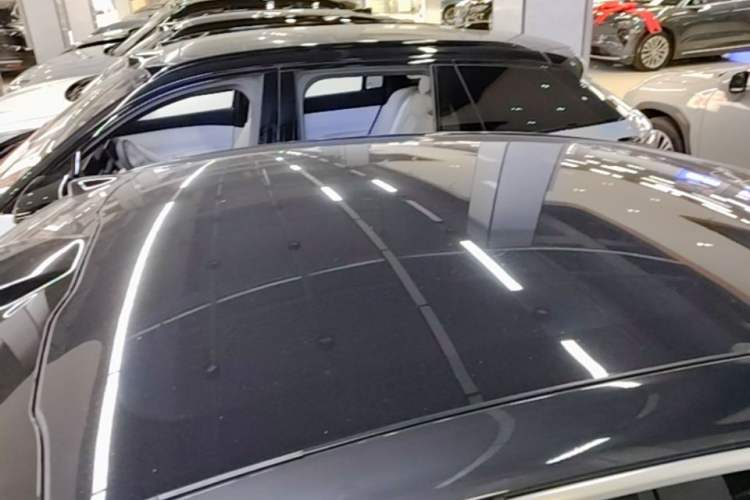 Used Nio EC6 2024 75 kWh Roof