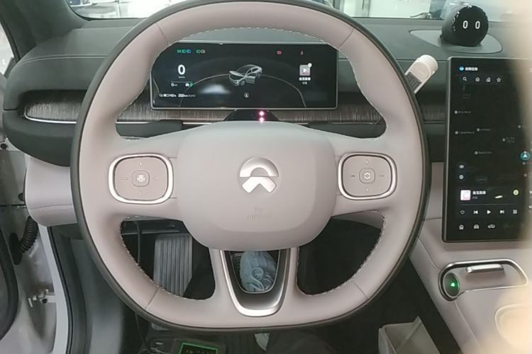 Used Nio EC6 2024 75 kWh Steering Wheel
